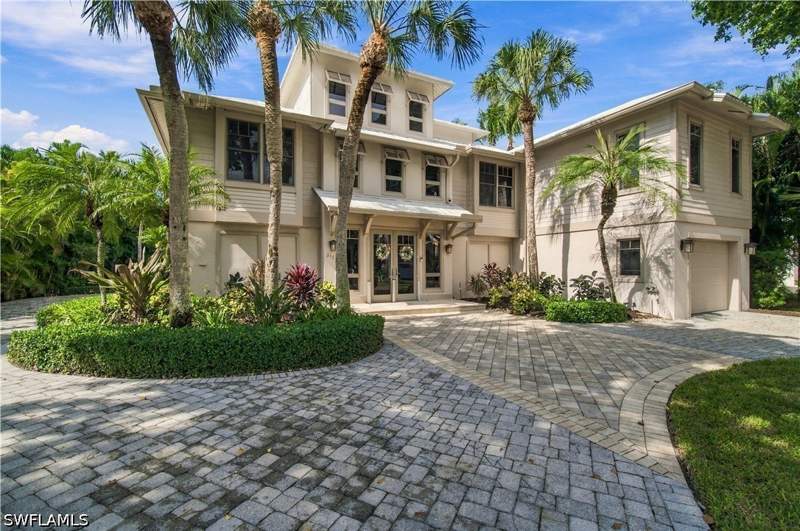 4 bedroom SingleFamilyResidence at 213 Topanga Dr, Southport On The Bay, Bonita Springs — photo 2