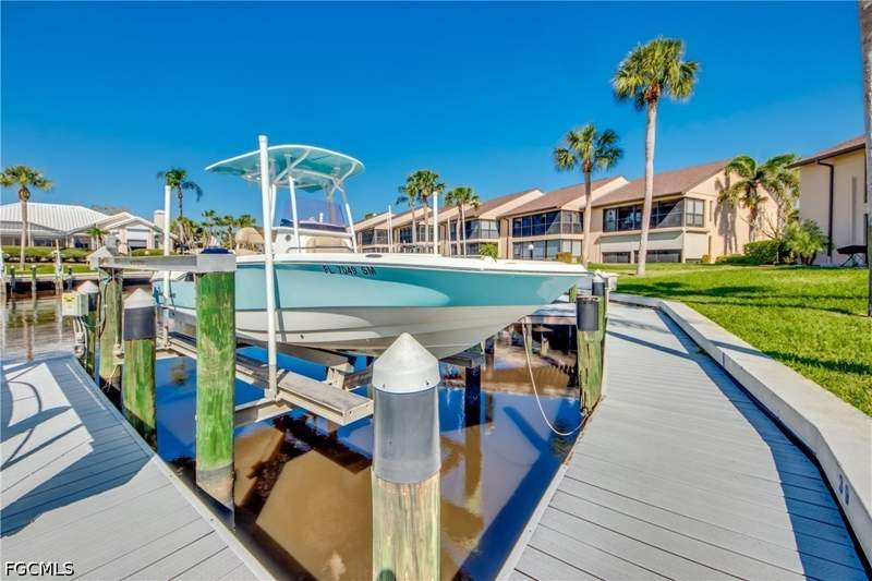 2 bedroom Condominium at 15489 Admiralty Cir 3, Admiralty Yacht & Racquet Club, North Fort Myers — photo 4