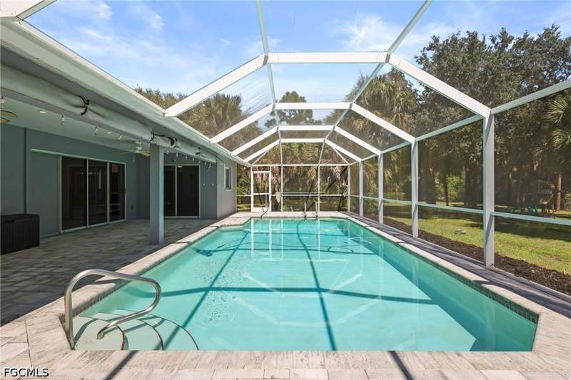 3 bedroom SingleFamilyResidence at 418 Edison Ave, Lehigh Acres, Lehigh Acres — photo 2