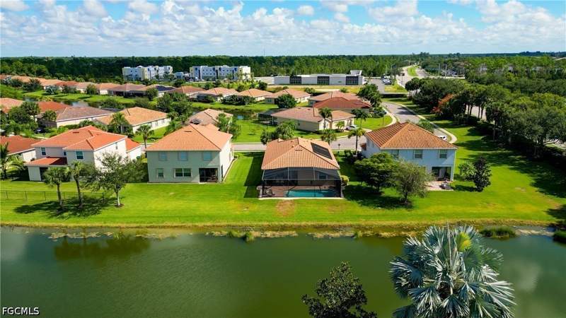 4 bedroom SingleFamilyResidence at 3609 Valle Santa Cir, Bella Vida, Cape Coral — photo 2