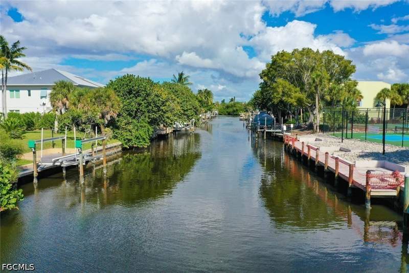2 bedroom Condominium at 827 E Gulf Dr C8, Sanibel Arms West Condo, Sanibel — photo 4
