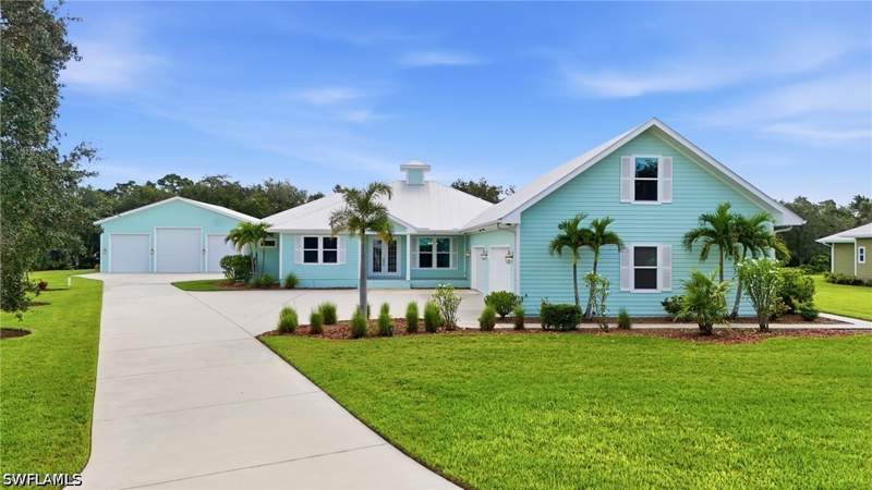 3 bedroom SingleFamilyResidence at 4611 Castalia Ct, Horse Creek, Fort Myers — photo 2