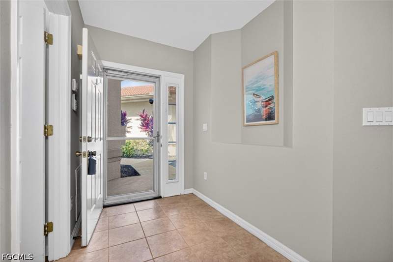 2 bedroom Condominium at 15170 Royal Windsor Ln 1202, Avalon Bay, Fort Myers — photo 4
