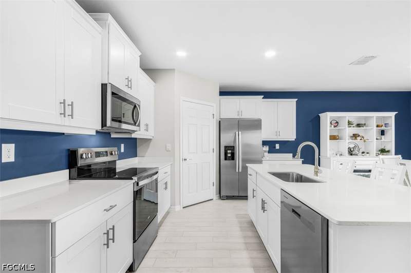 4 bedroom SingleFamilyResidence at 3658 Rollingwater Way, Magnolia Landing, North Fort Myers — photo 3