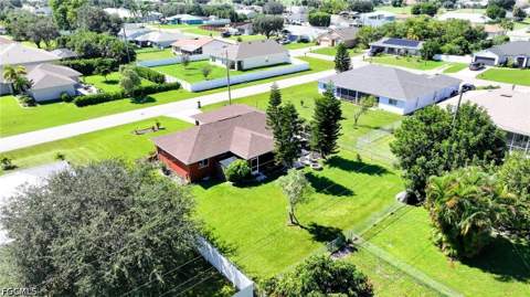 507 SE 8th Ter, Cape Coral FL - photo 6 of 19
