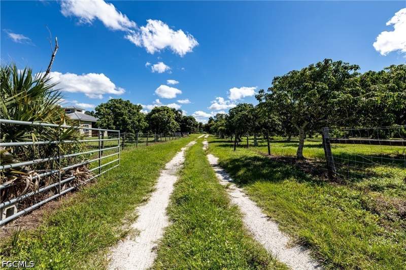 3 bedroom SingleFamilyResidence at 13260 Morningstar Ln, Pine Island, Bokeelia — photo 4