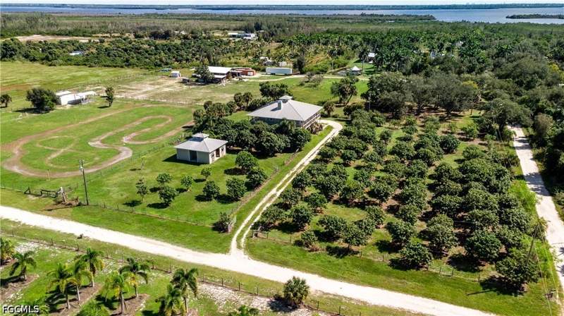 3 bedroom SingleFamilyResidence at 13260 Morningstar Ln, Pine Island, Bokeelia — photo 5