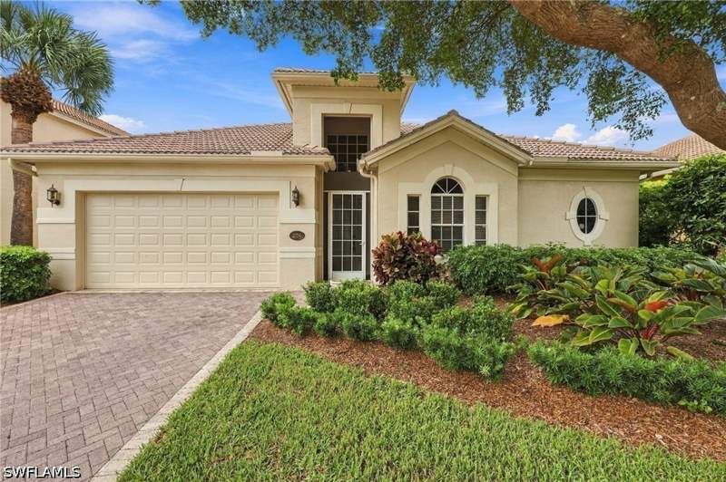 2 bedroom SingleFamilyResidence at 2256 Island Cove Cir, Island Cove, Naples — photo 2