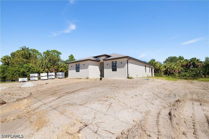 5 bedroom SingleFamilyResidence at 537 Naples Ave S, Lehigh Acres, Lehigh Acres — photo 2