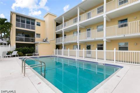 900 8th Ave S 102, Naples FL - photo 12 of 22