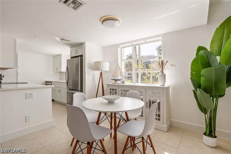 2 bedroom Condominium at 900 8th Ave S 102, Neapolitan Club, Naples — photo 4