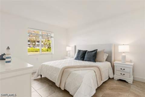 900 8th Ave S 102, Naples FL - photo 6 of 22