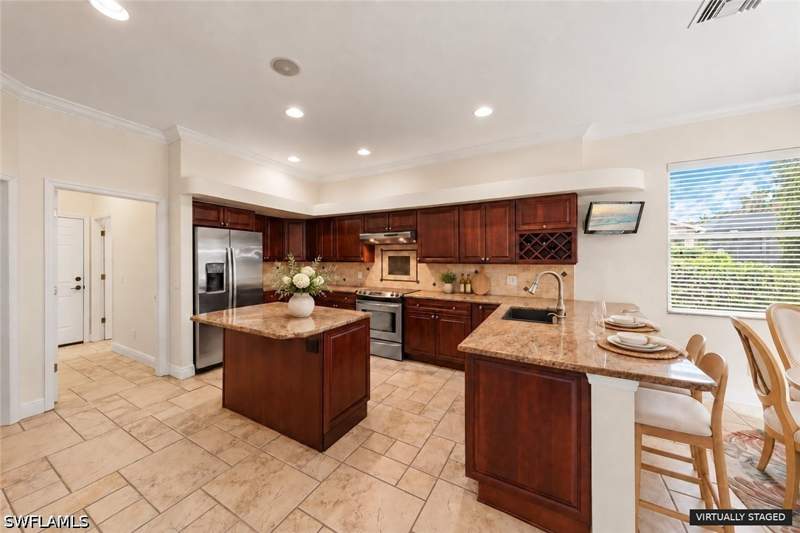 5 bedroom SingleFamilyResidence at 12560 Allendale Cir, Cross Creek Estates, Fort Myers — photo 3