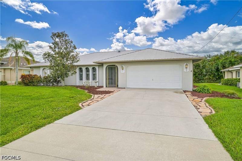 4 bedroom SingleFamilyResidence at 634 SE 32nd St, Cape Coral, Cape Coral — photo 2