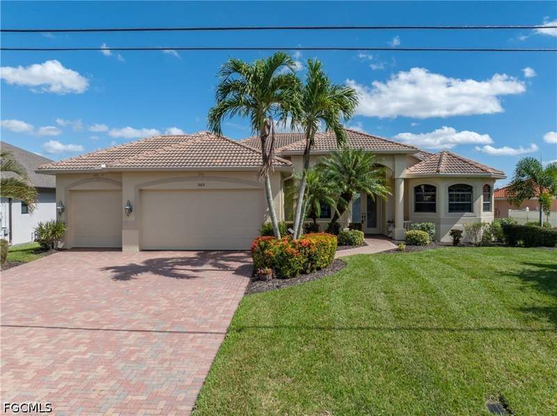 3 bedroom SingleFamilyResidence at 1025 SW 6th Ave, Cape Coral, Cape Coral — photo 4