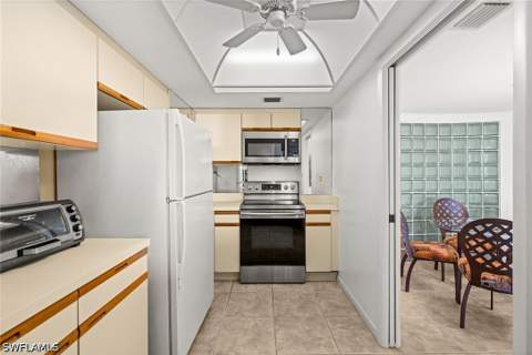 4751 Gulf Shore Blvd N 1602, Naples FL - photo 7 of 34
