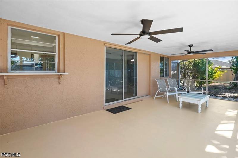 3 bedroom SingleFamilyResidence at 1424 SE 27th Ter, Cape Coral, Cape Coral — photo 2