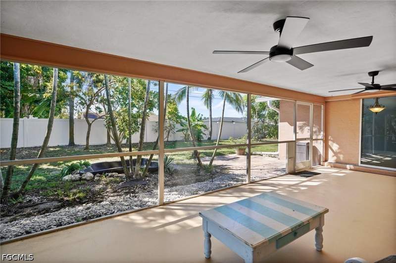 3 bedroom SingleFamilyResidence at 1424 SE 27th Ter, Cape Coral, Cape Coral — photo 4
