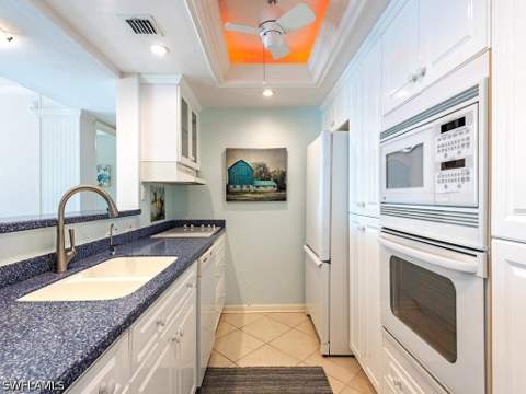 555 Park Shore Dr B411, Naples FL - photo 6 of 14