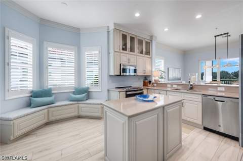 608 El Camino Real 201, Naples FL - photo 15 of 34