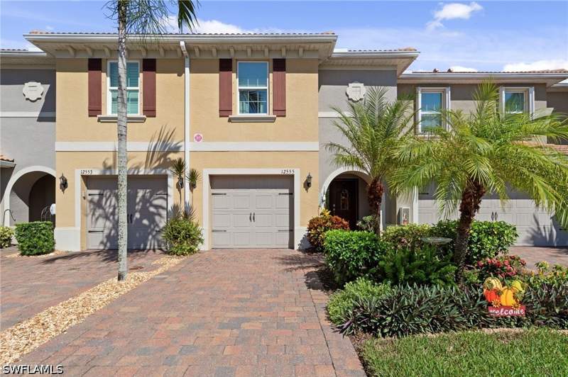 2 bedroom Townhouse at 12555 Laurel Cove Dr, Hammock Cove, Fort Myers — photo 2