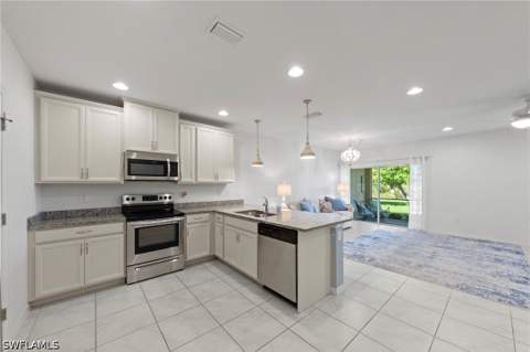 12555 Laurel Cove Dr, Fort Myers FL - photo 8 of 43