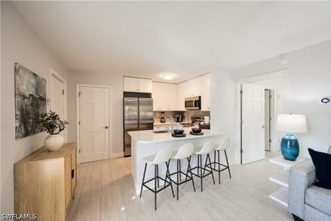 655 8th Ave S 3, Naples FL - photo 7 of 24