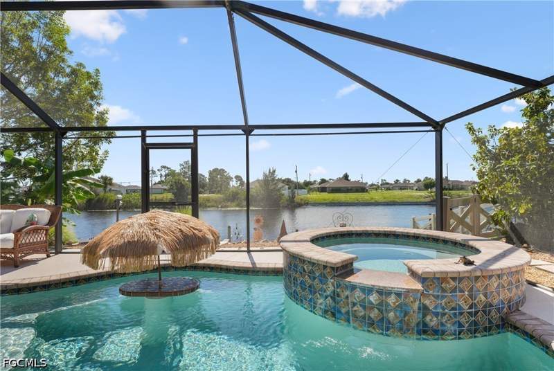3 bedroom SingleFamilyResidence at 908 Vogiantzis Pkwy, Cape Coral, Cape Coral — photo 3