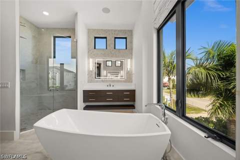 380 Trade Winds Ave, Naples FL - photo 10 of 50
