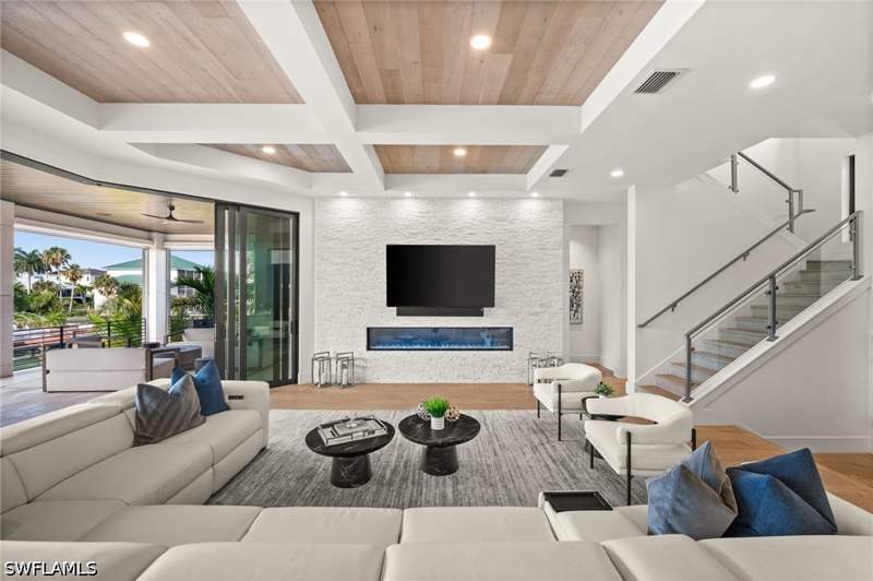 5 bedroom SingleFamilyResidence at 380 Trade Winds Ave, Conners, Naples — photo 4
