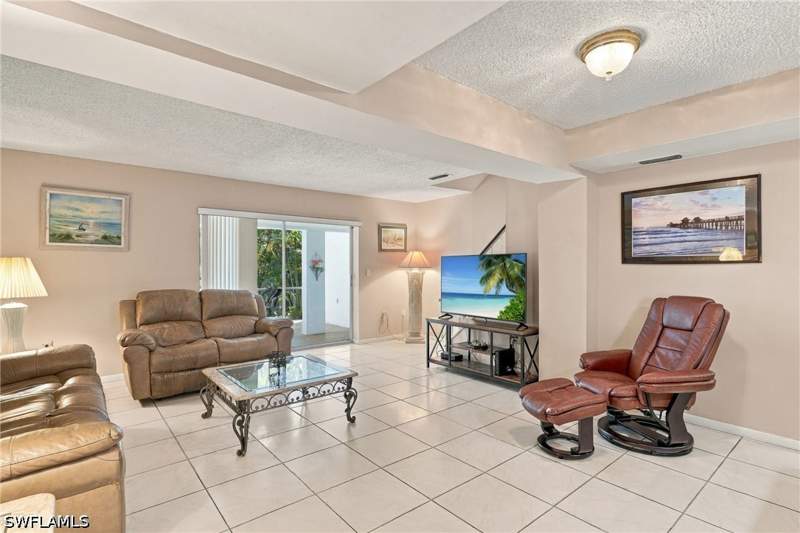 2 bedroom Condominium at 31 Watercolor Way 31, Four Fountains, Naples — photo 4