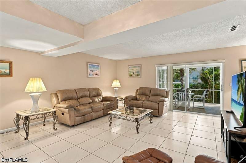 2 bedroom Condominium at 31 Watercolor Way 31, Four Fountains, Naples — photo 5