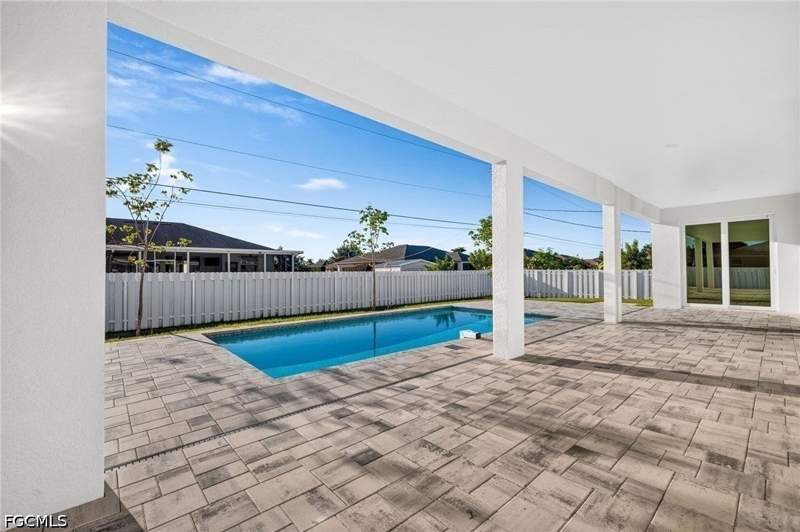 4 bedroom SingleFamilyResidence at 925 SW 6th Ct, Cape Coral, Cape Coral — photo 5
