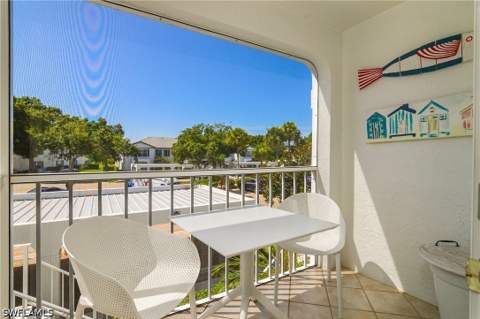 853 Tanbark Dr 205, Naples FL - photo 18 of 33