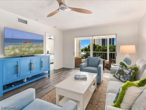 380 Horse Creek Dr 402, Naples FL - photo 10 of 41