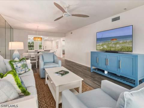380 Horse Creek Dr 402, Naples FL - photo 11 of 41