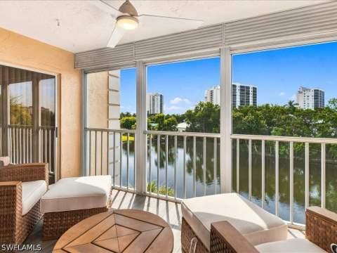 380 Horse Creek Dr 402, Naples FL - photo 13 of 41
