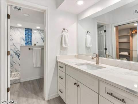 380 Horse Creek Dr 402, Naples FL - photo 17 of 41