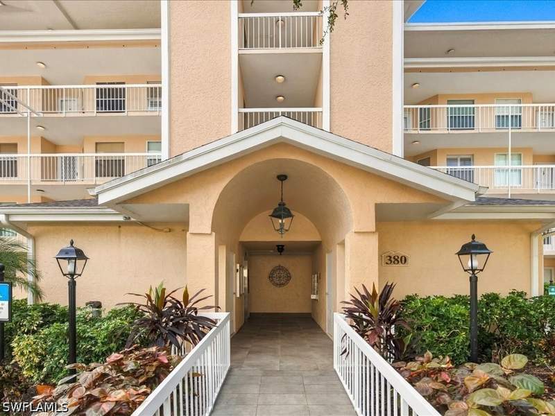 2 bedroom Condominium at 380 Horse Creek Dr 402, Princeton Place, Naples — photo 2