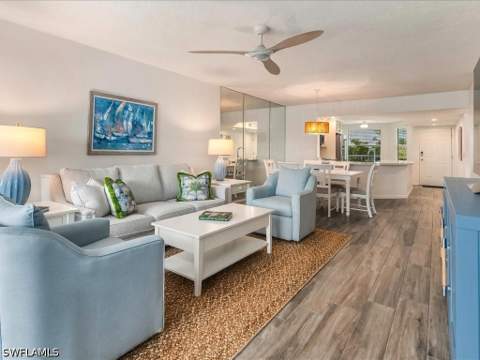 380 Horse Creek Dr 402, Naples FL - photo 8 of 41
