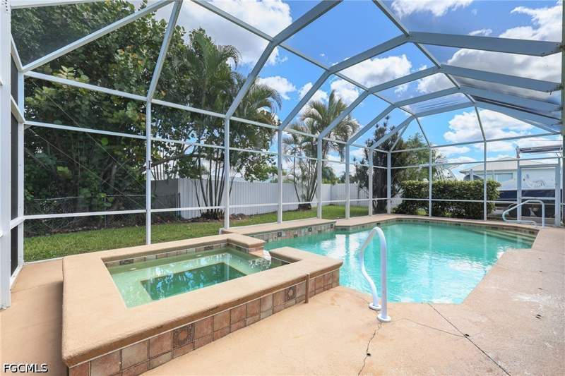 3 bedroom SingleFamilyResidence at 4111 SE 10th Pl, Cape Coral, Cape Coral — photo 2