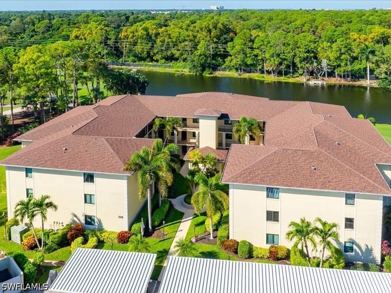 2 bedroom Condominium at 228 Fox Glen Dr 3205, Foxwood, Naples — photo 3