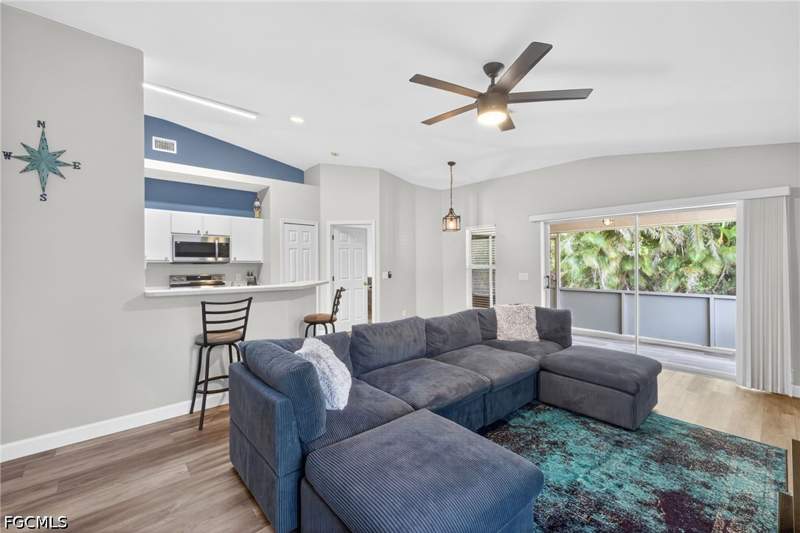 2 bedroom Attached at 528 Bethany Village Cir, Villages Of Bethany Trace, Lehigh Acres — photo 3