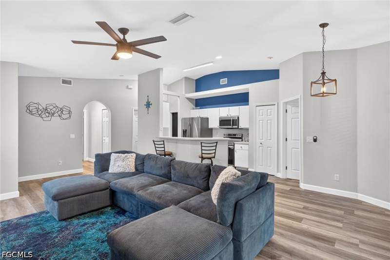 2 bedroom Attached at 528 Bethany Village Cir, Villages Of Bethany Trace, Lehigh Acres — photo 5