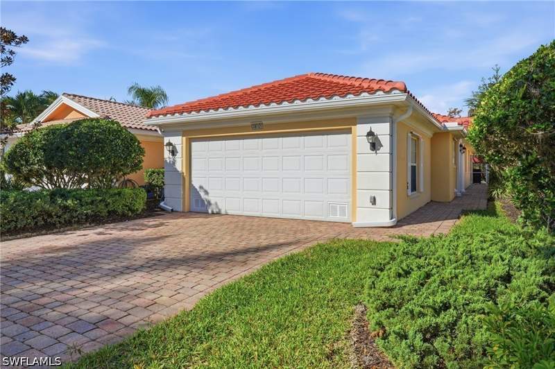 2 bedroom Attached at 28101 Goby Trl, Village Walk Of Bonita Springs, Bonita Springs — photo 4