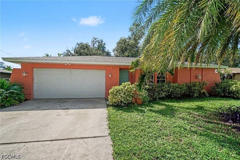 3 bedroom SingleFamilyResidence at 1032 SE 26th St, Cape Coral, Cape Coral — photo 3
