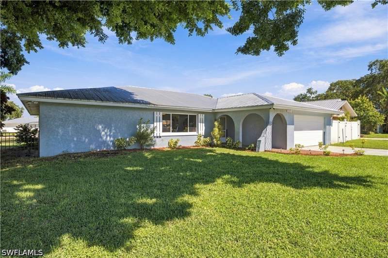 3 bedroom SingleFamilyResidence at 13518 Island Rd, River Forest, Fort Myers — photo 3