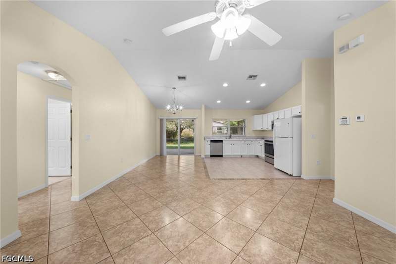3 bedroom SingleFamilyResidence at 919 berg St E, Lehigh Acres, Lehigh Acres — photo 3