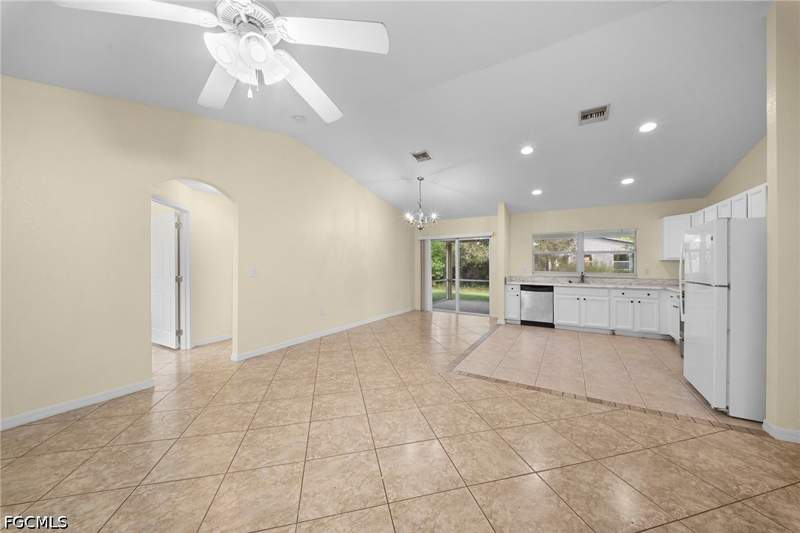 3 bedroom SingleFamilyResidence at 919 berg St E, Lehigh Acres, Lehigh Acres — photo 4