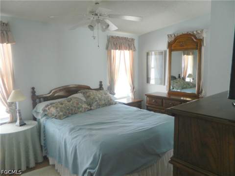 146 Caravan Cir, North Fort Myers FL - photo 13 of 20